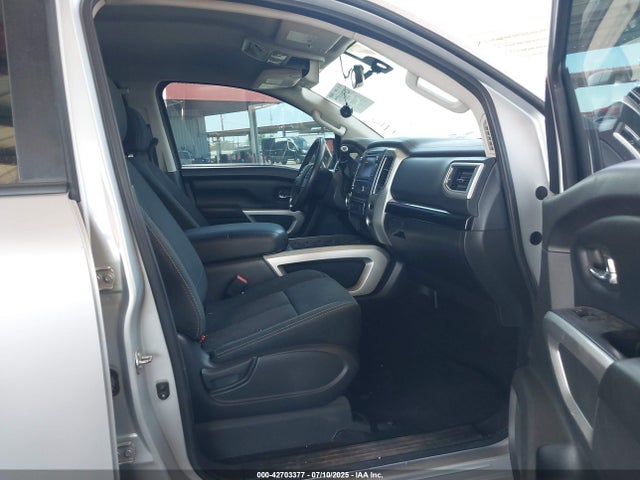Nissan 2019 2019 1N6AA1E61KN516990 Image 5
