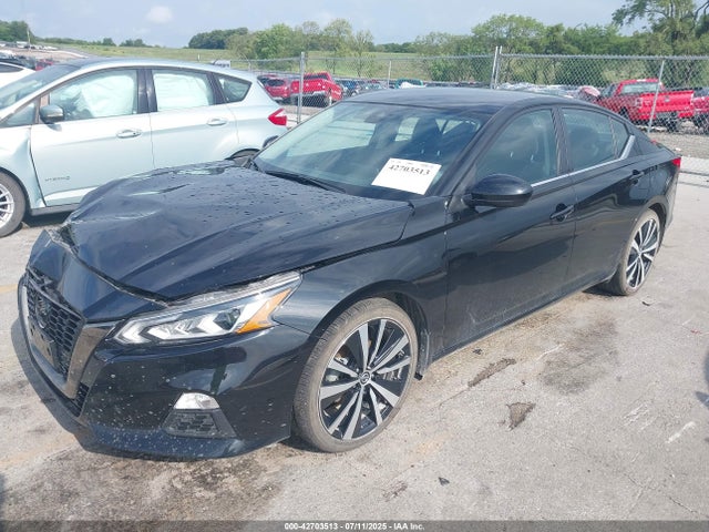 Nissan 2021 2021 1N4BL4CV0MN359166 Image 2