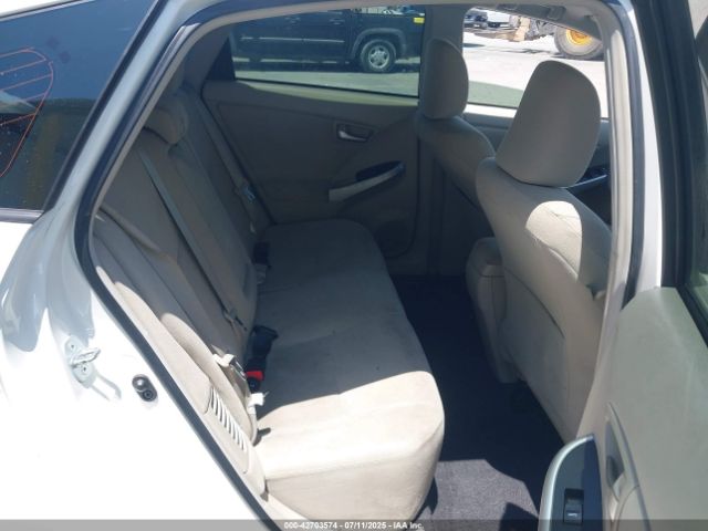 2014 TOYOTA PRIUS JTDKN3DU6E1737388 Photo 7