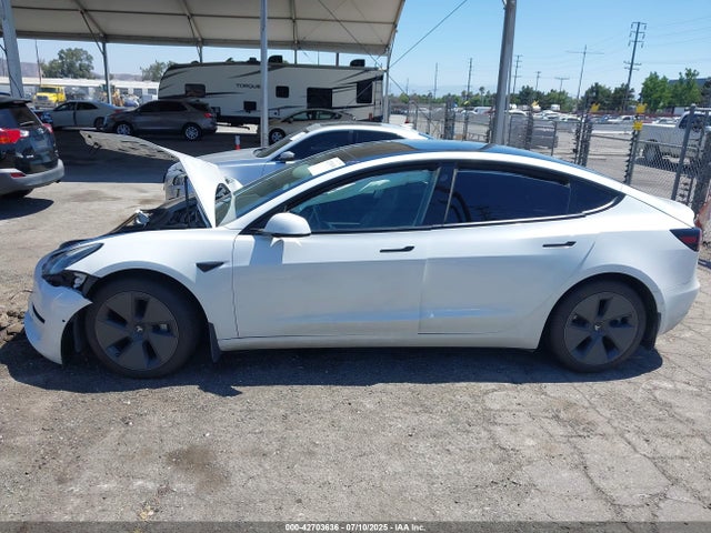 5YJ3E1EAXMF861442 Tesla 2021