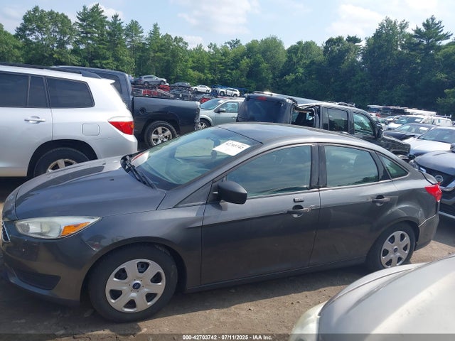 Ford FOCUS S 2016 1FADP3E25GL367452 Image 28