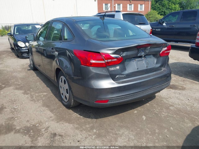 Ford FOCUS S 2016 1FADP3E25GL367452 Image 17