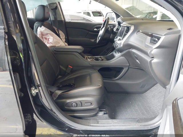 1GKKNLLS3MZ195008 GMC lgx