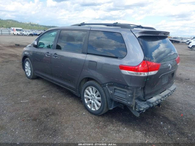2012 TOYOTA SIENNA 5TDJK3DC3CS037713 Photo 2