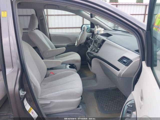2012 TOYOTA SIENNA 5TDJK3DC3CS037713 Photo 4