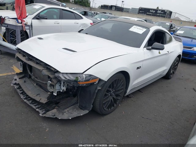 Ford 5.0l 4v premium fuel 2018 1FA6P8CF2J5146611 Image 2