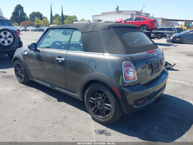 2011 MINI COOPER S WMWZP3C57BTX83232 Photo 2