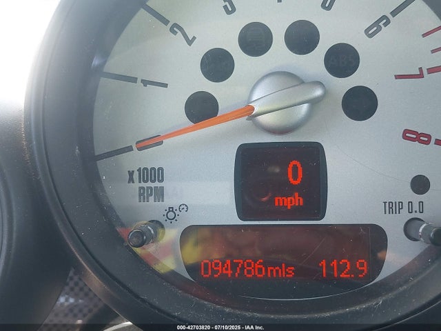 2011 MINI COOPER S WMWZP3C57BTX83232 Photo 6