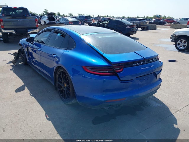 2017 PORSCHE PANAMERA WP0AF2A76HL152742 Photo 2
