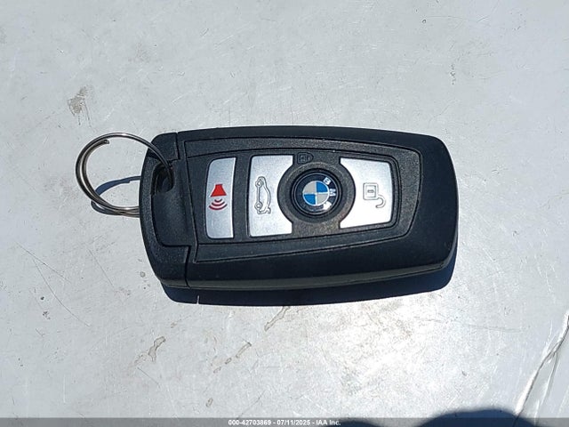 WBA8E1G58GNT35223 BMW 2016