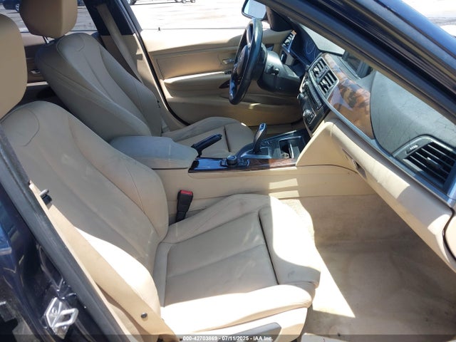 WBA8E1G58GNT35223 BMW 2016