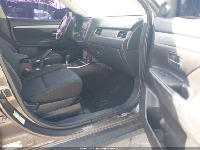 2017 MITSUBISHI OUTLANDER JA4AZ2A33HZ009274 Photo 4