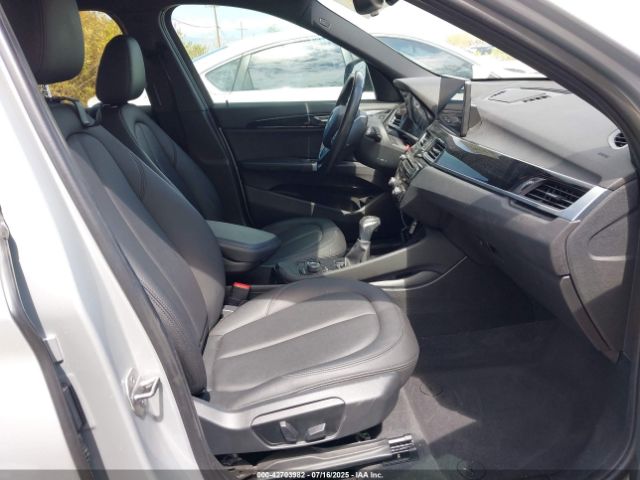 2017 BMW X1 WBXHU7C3XH5H33232 Photo 4