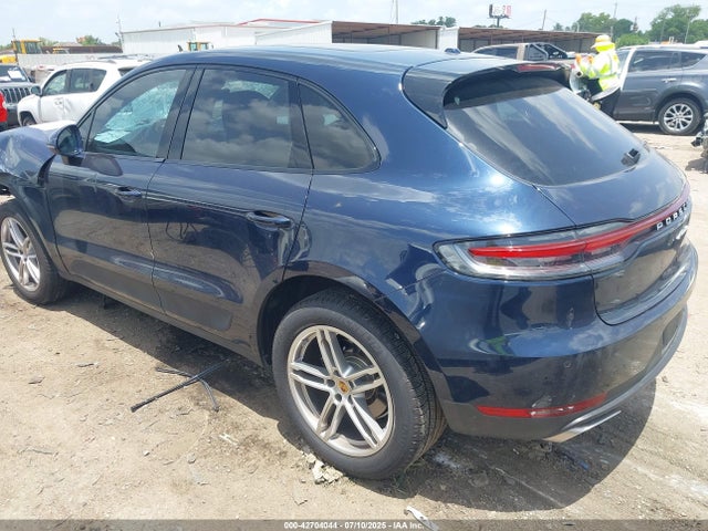 2019 PORSCHE MACAN WP1AA2A59KLB08026 Photo 2