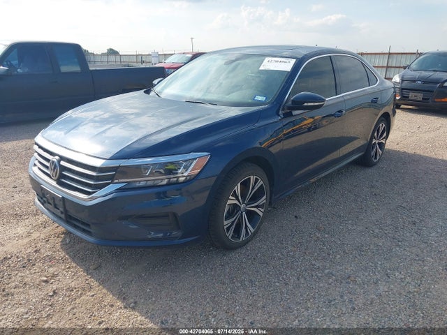 Volkswagen Passat 2022 1VWSA7A35NC007326 Image 2