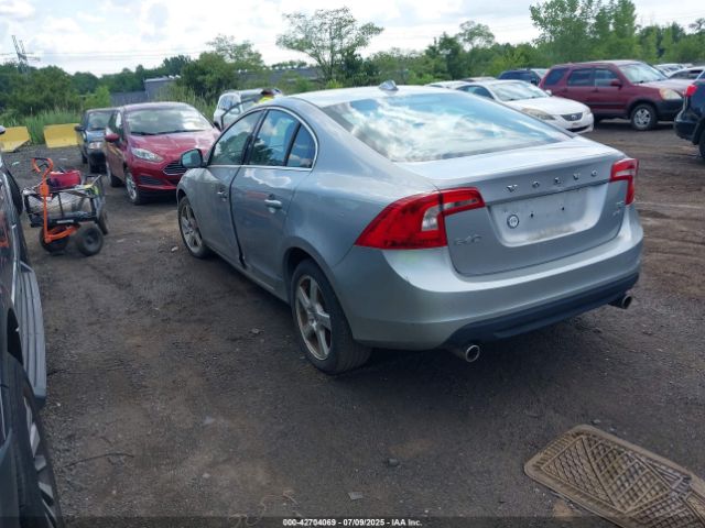 2013 VOLVO S60 YV1612FH3D1223773 Photo 2