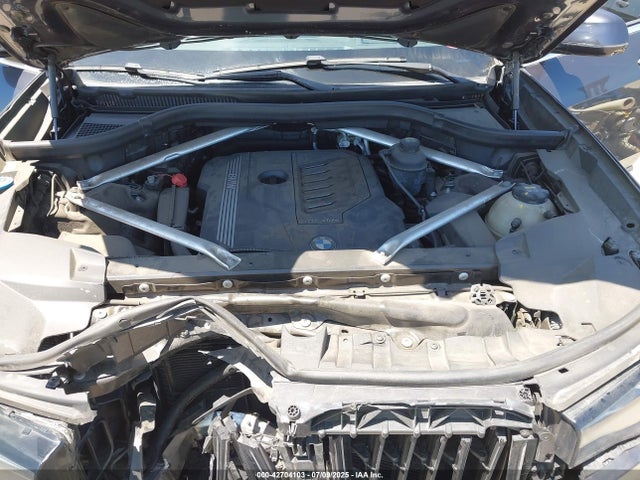 5UXCW2C54KL084127 BMW X7