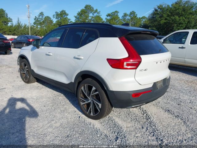 2020 VOLVO XC40 YV4162UM6L2265698 Photo 2