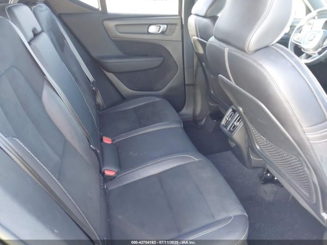 2020 VOLVO XC40 YV4162UM6L2265698 Photo 7