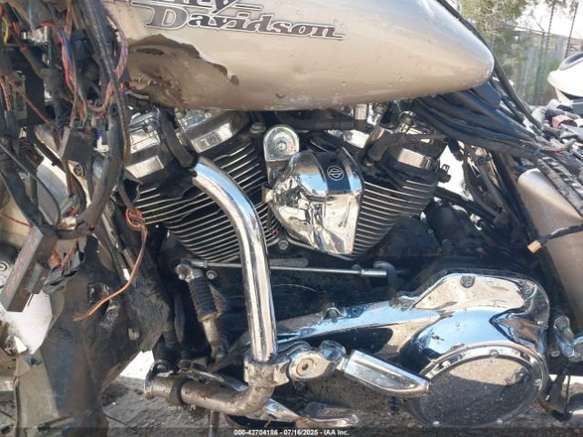 2018 HARLEY-DAVIDSON FLHX 1HD1KBC12JB644585 Photo 7