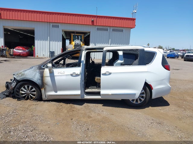 Chrysler 2019 2019 2C4RC1BG5KR550365 Image 14