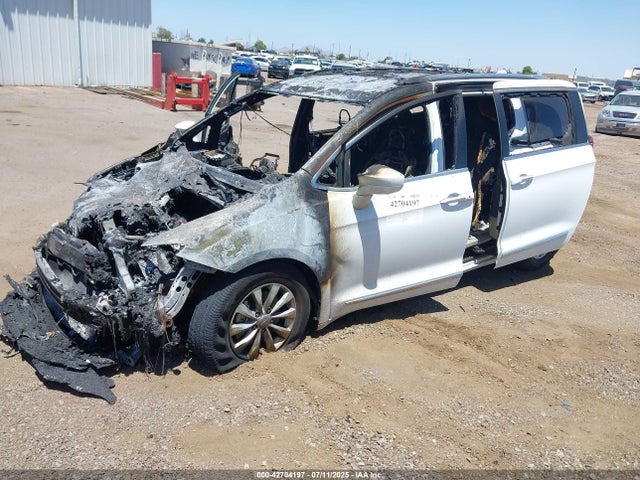Chrysler 2019 2019 2C4RC1BG5KR550365 Image 2