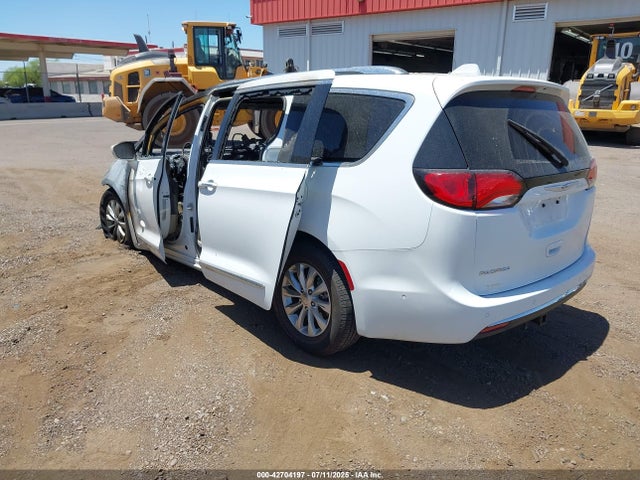 Chrysler 2019 2019 2C4RC1BG5KR550365 Image 3