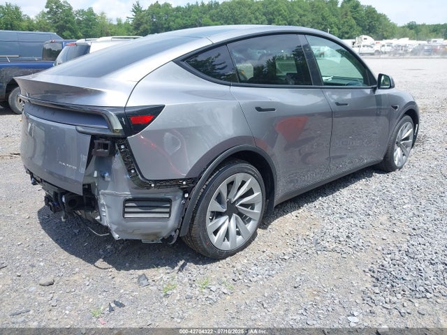 2026 TESLA MODEL Y 7SAYGDEE9TF332392 Photo 3