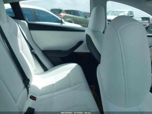2025 TESLA MODEL 3 5YJ3E1EA2SF933490 Photo 7
