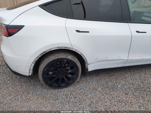 2021 TESLA MODEL Y 5YJYGDEE4MF084857 Photo 5