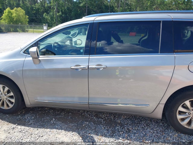 2C4RC1BG5JR120091 Chrysler 2018