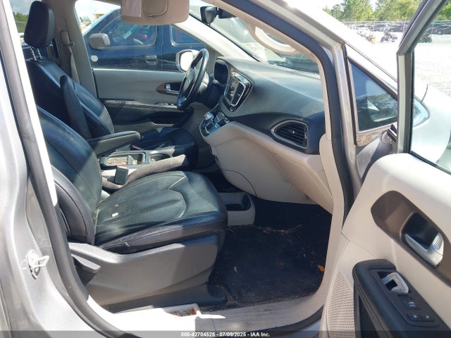 2C4RC1BG5JR120091 Chrysler 2018