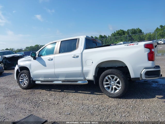 42704652 :رقم المزاد ، 3GCUDEED2NG512375 vin ، 2022 Chevrolet Silverado 1500 4wd  Short Bed Rst مزاد بيع