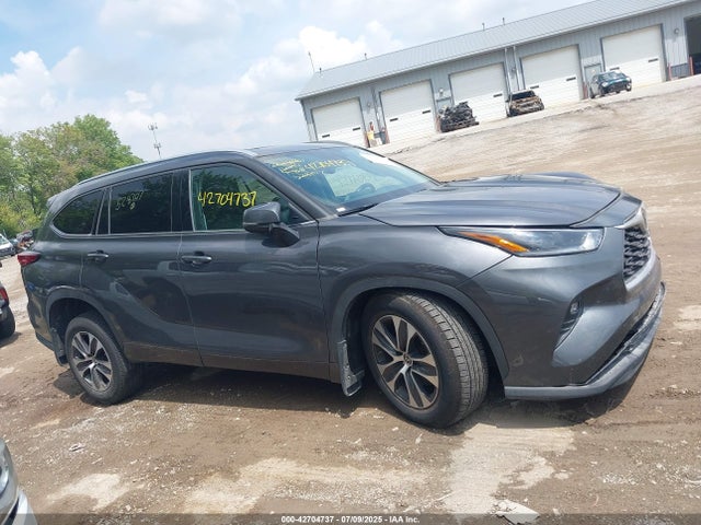 Продаж на аукціоні авто 2021 Toyota Highlander Xle, vin: 5TDGZRBH8MS528707, номер лоту: 42704737