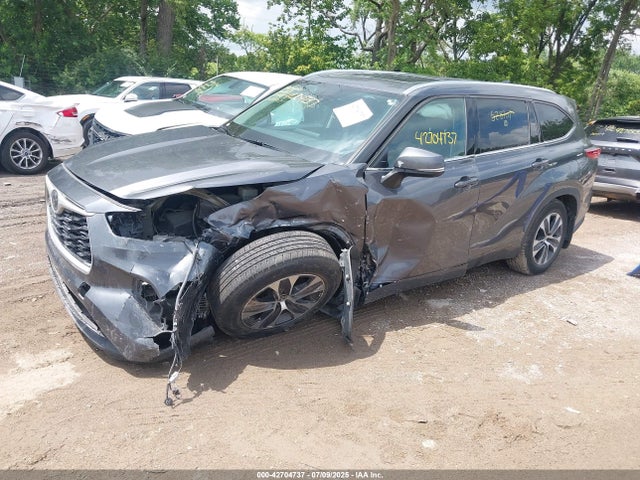Продаж на аукціоні авто 2021 Toyota Highlander Xle, vin: 5TDGZRBH8MS528707, номер лоту: 42704737