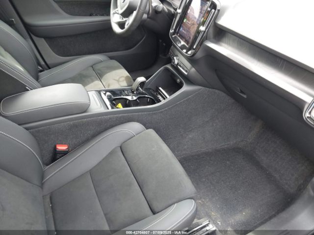 2023 VOLVO C40 RECHARGE PURE ELECTRIC YV4ED3GM3P2038449 Photo 4