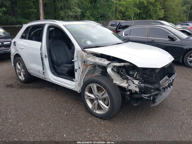 2022 AUDI Q3 WA1DECF32N1006979 Photo 0