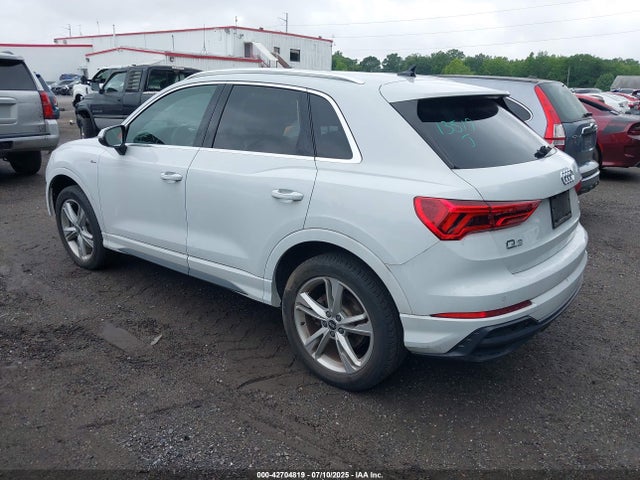 2022 AUDI Q3 WA1DECF32N1006979 Photo 2