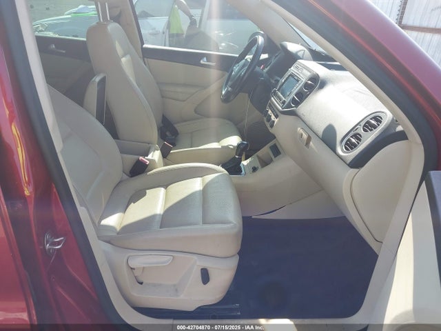 WVGAV7AX0GW069042 Volkswagen 2016