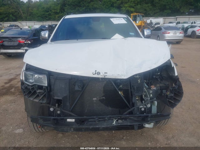1C4RJFBG5JC137856 Jeep Grand Cherokee