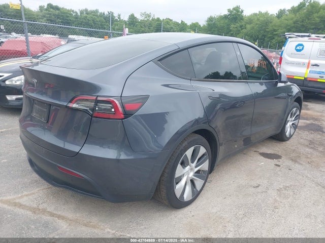 2023 TESLA MODEL Y 7SAYGDED5PF943050 Photo 3