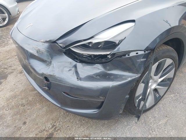 2023 TESLA MODEL Y 7SAYGDED5PF943050 Photo 5