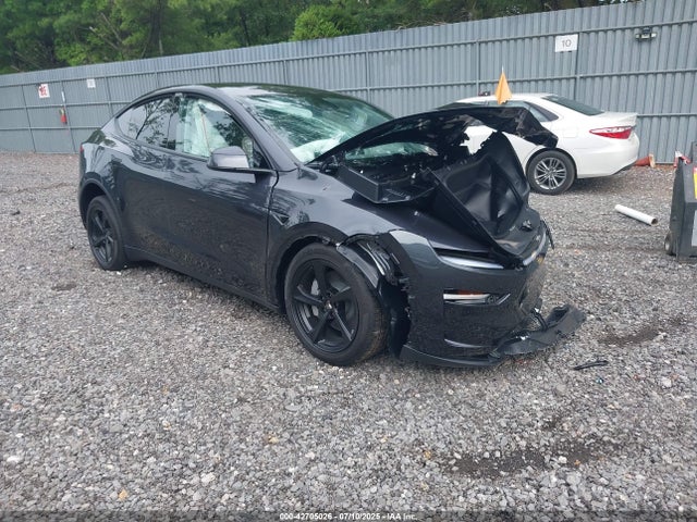 2026 TESLA MODEL Y 7SAYGDED1TF376975 Photo 0