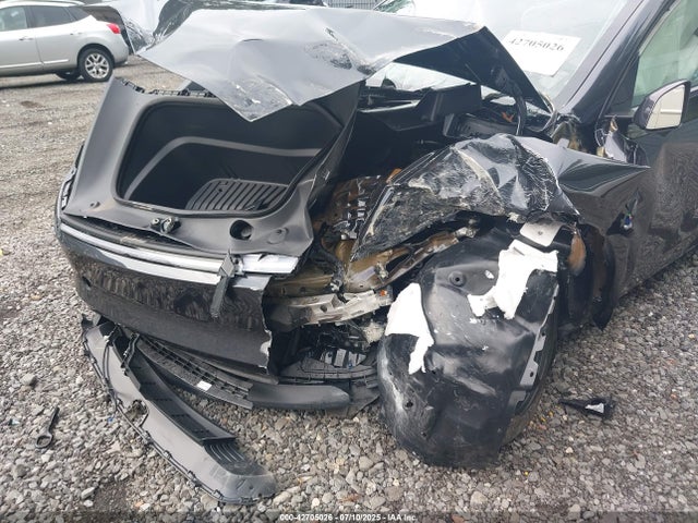 2026 TESLA MODEL Y 7SAYGDED1TF376975 Photo 5