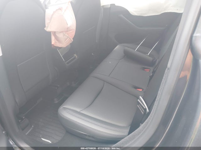 2026 TESLA MODEL Y 7SAYGDED1TF376975 Photo 7