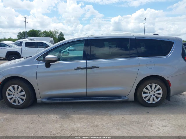 Chrysler Voyager 2020 2C4RC1AG7LR243377 Image 13