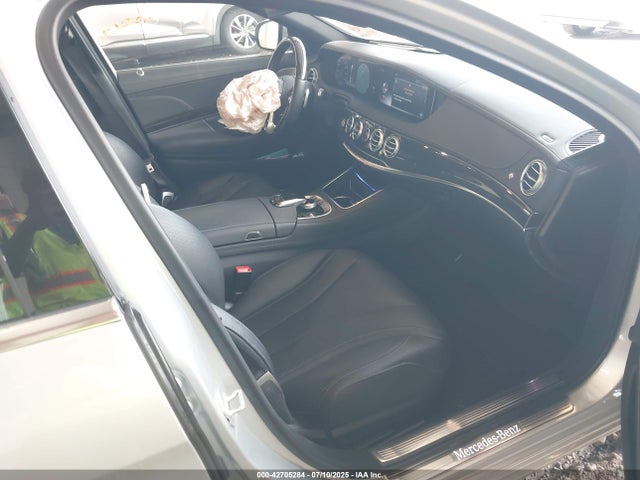 WDDUG6GB9JA343284 Mercedes-Benz m276