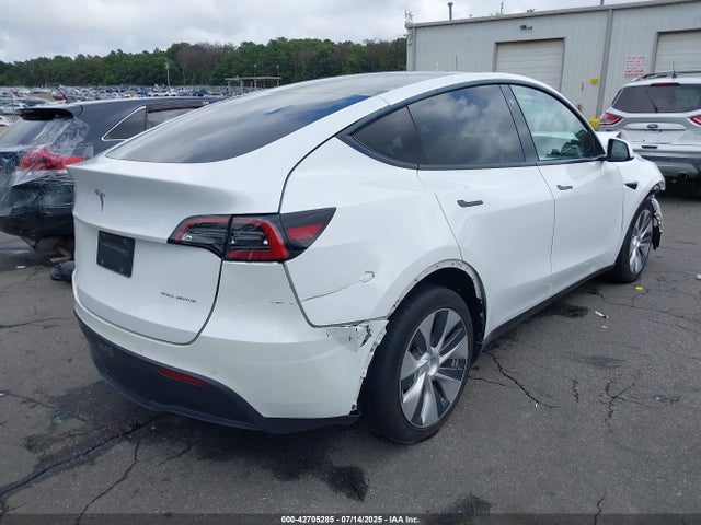 2021 TESLA MODEL Y 5YJYGDEE6MF257813 Photo 3
