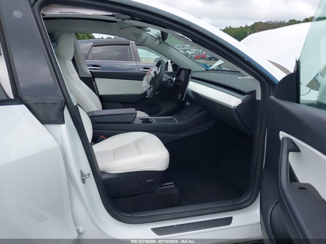 2021 TESLA MODEL Y 5YJYGDEE6MF257813 Photo 4