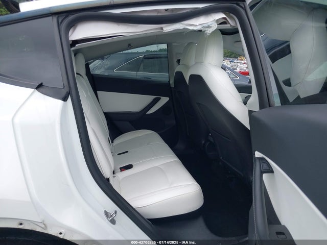 2021 TESLA MODEL Y 5YJYGDEE6MF257813 Photo 7